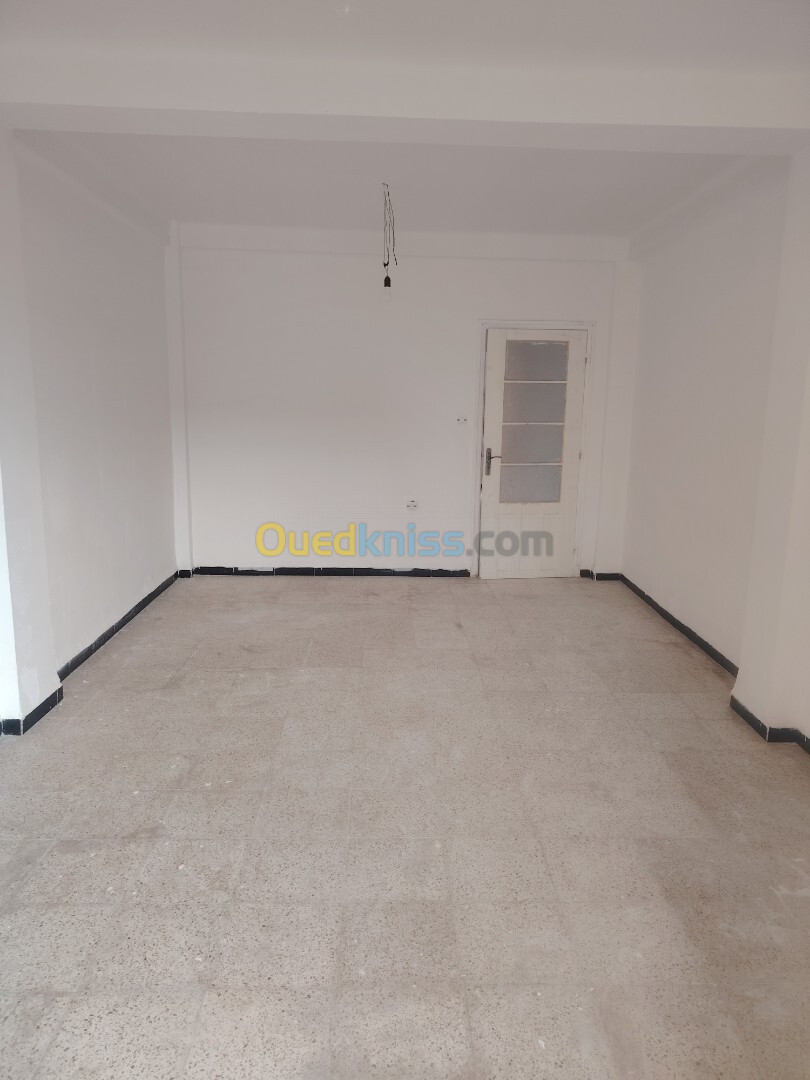 Location Appartement F3 Boumerdès Corso