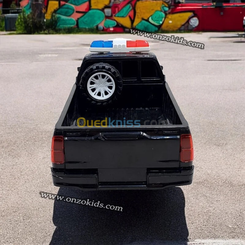 Voiture de police télécommandée