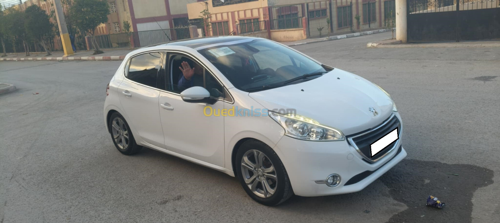 Peugeot 208 2015 Allure