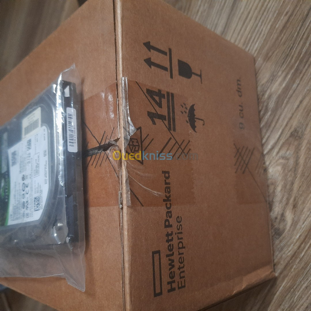 DISQUE DUR HPE 1TB SAS 12G 10K HOT PLUG POUR G10