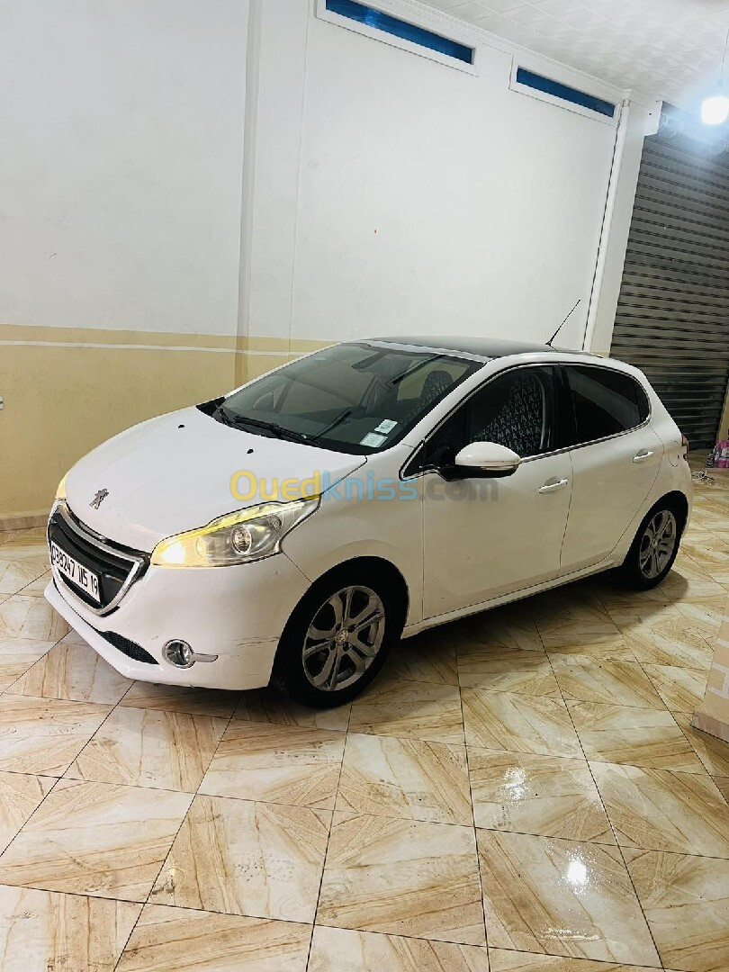 Peugeot 208 2015 Allure