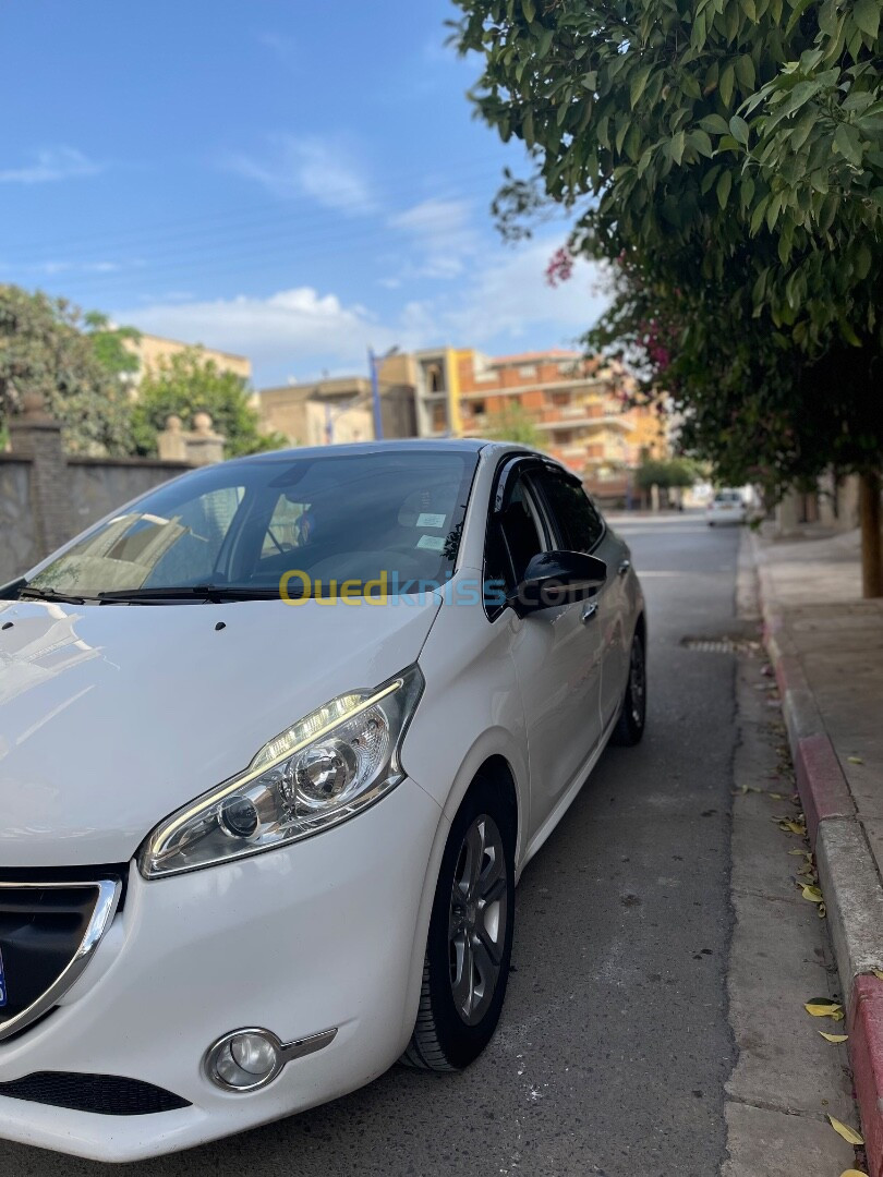 Peugeot 208 2015 208HDI