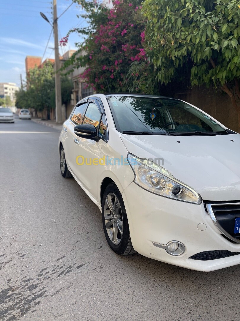 Peugeot 208 2015 208HDI