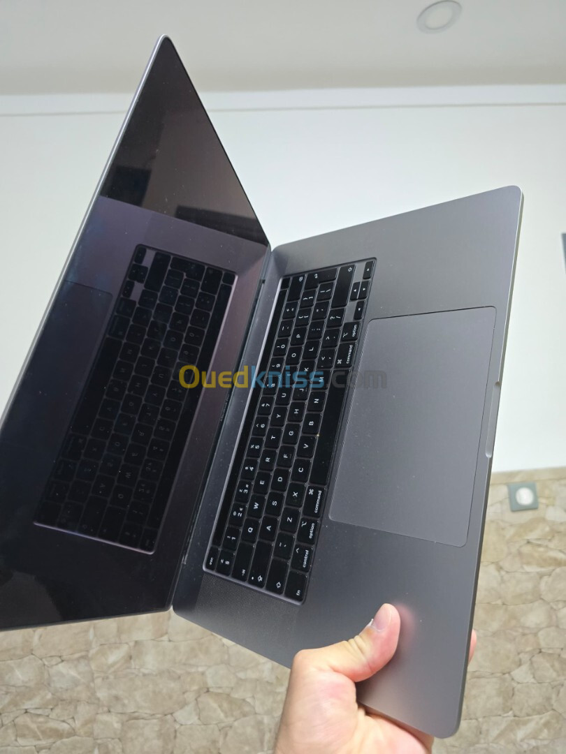 MACBOOK PRO 2019 Core i9 2,4Ghz 8 Coeurs