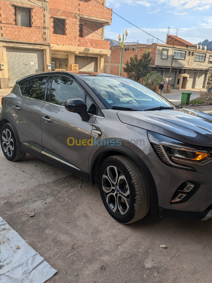 Renault Captur 2021 E tech hybrid