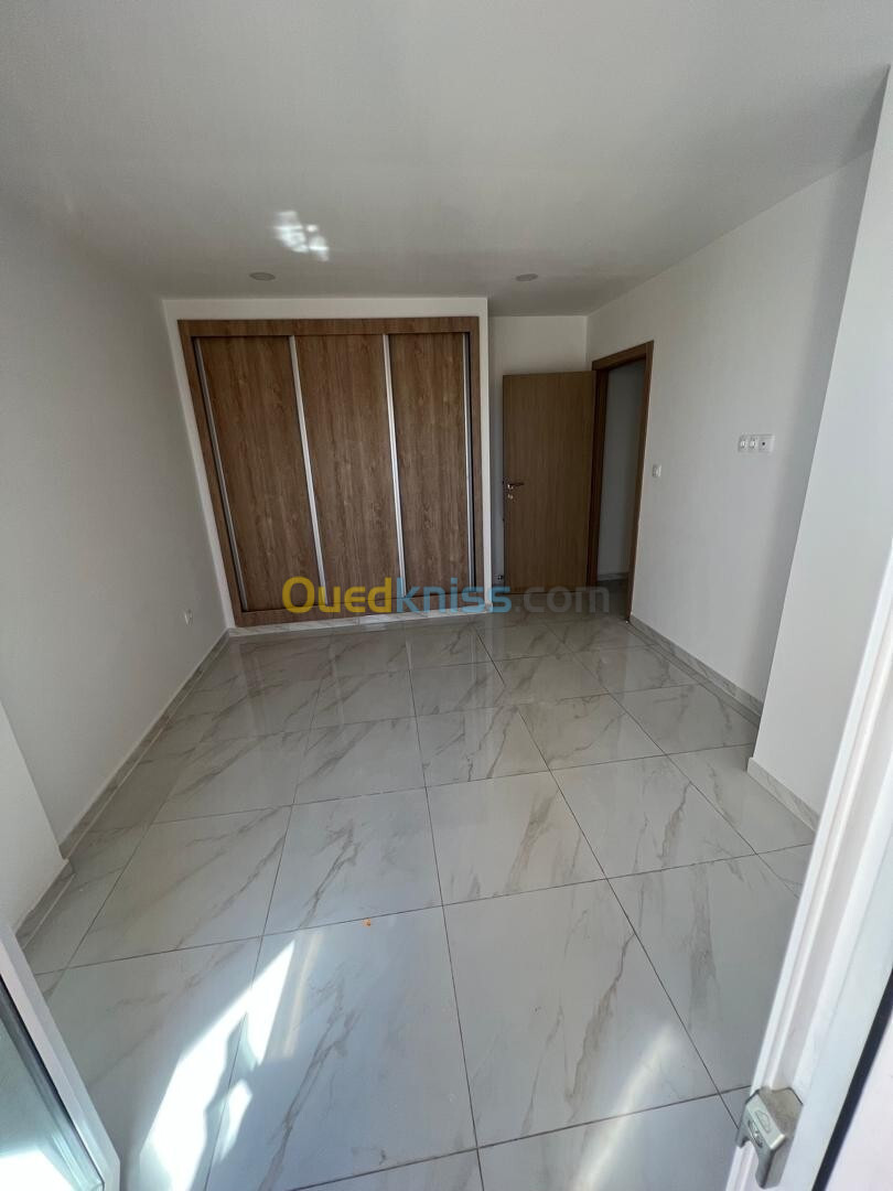 Location Appartement F4 Alger Hydra