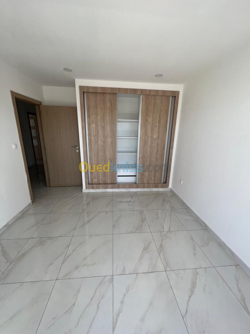 Location Appartement F4 Alger Hydra