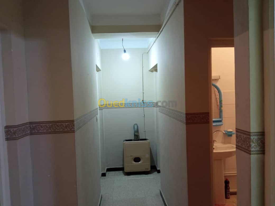 Location vacances Appartement F3 Alger Bab ezzouar