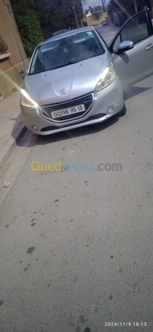 Peugeot 208 2015 Allure