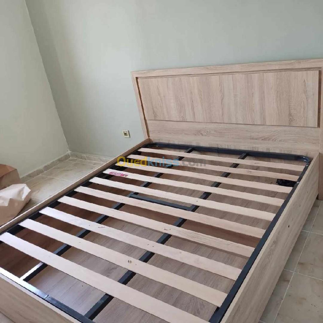 سرير غرفة نوم بتصميم عصري بمختلف الأحجام و تشكيلة ألوان حسب رغباتكم