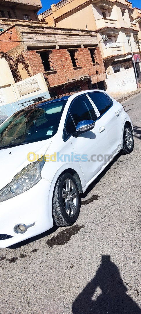 Peugeot 208 2013 Allure