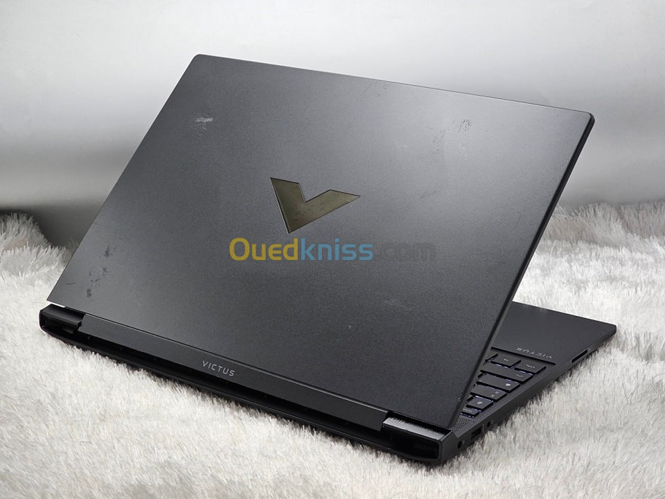 Victus by HP O15 / RYZEN 5 5600H / 16GO DDR4 / 512SSD / AMD RX 6500M / 15.6" FHD