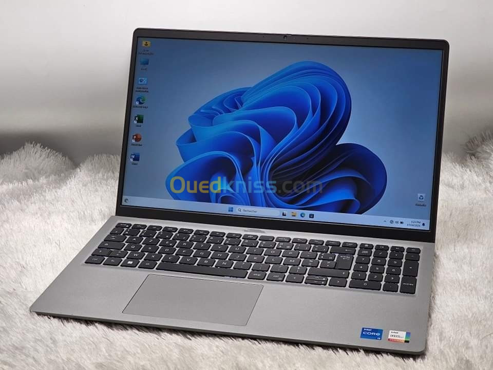 DELL VOSTRO 15 3530 / 13th I5-1335U/ 16GO DDR4 / 512SSD / 15.6" FHD 120Hz