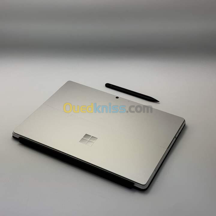 MICROSOFT SURFACE PRO 8 Avec STYLET / 11th I5-1135G7 / 8GO LPDDR4X / 256SSD / 13.4 3K