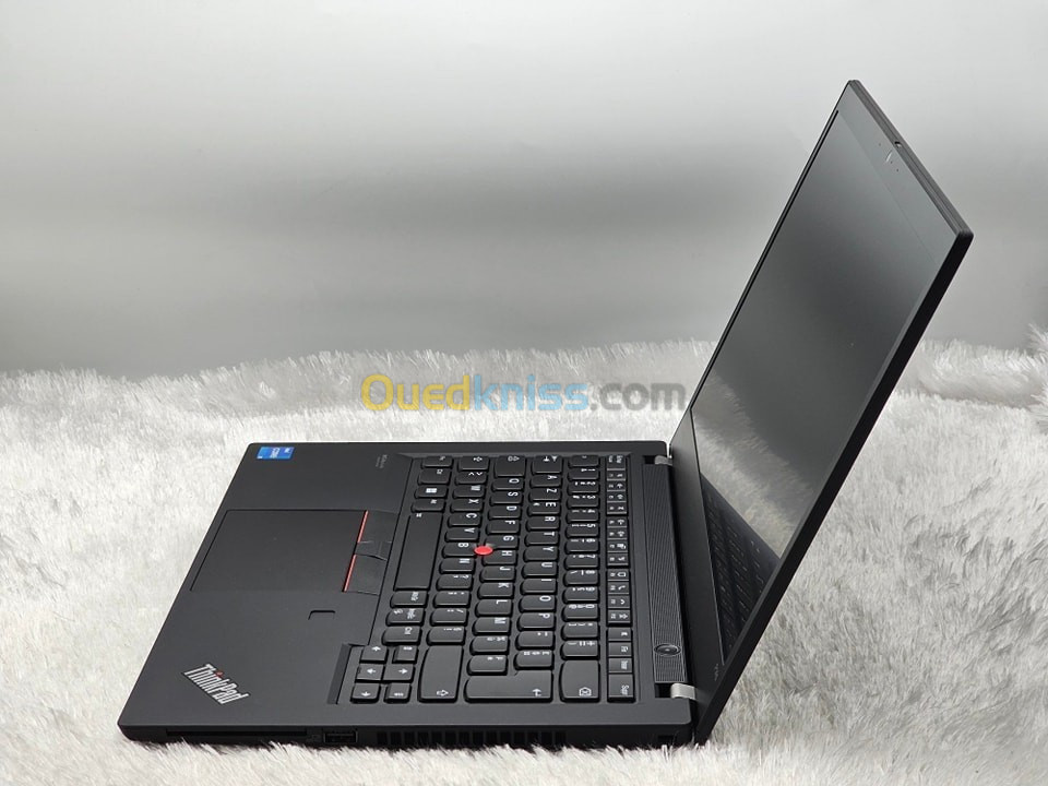 LENOVO THINKPAD P14S GEN 2 / 11th I5-1135G7/ 16GO DDR4 / 256SSD / NVIDIA T500 / 14" FHD