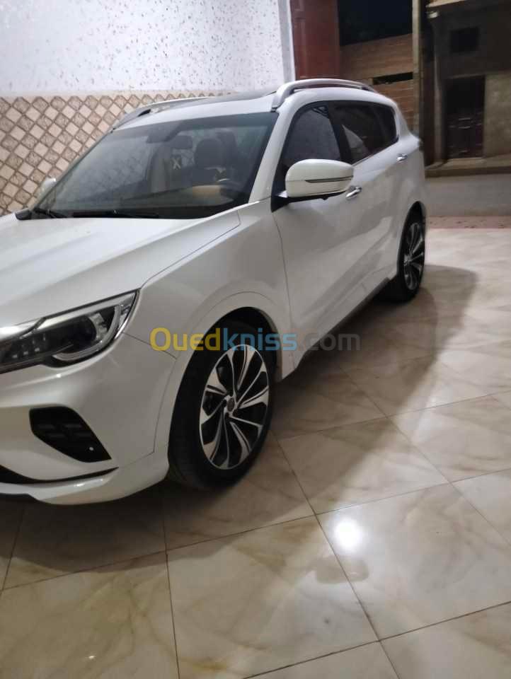 Geely جيتور 2023 X70