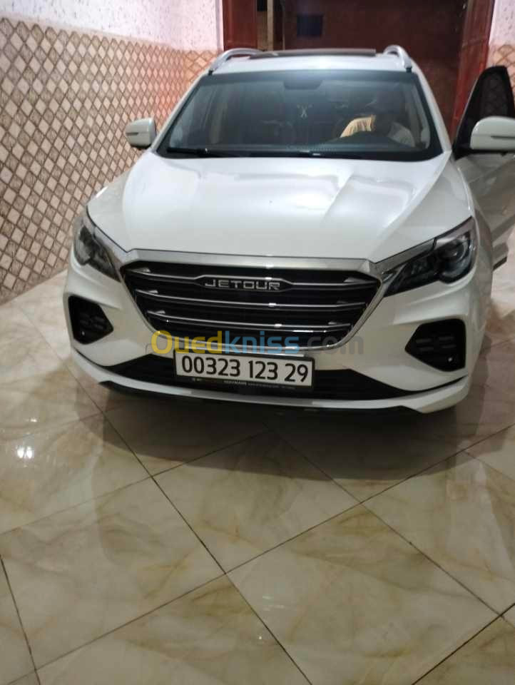 Geely جيتور 2023 X70