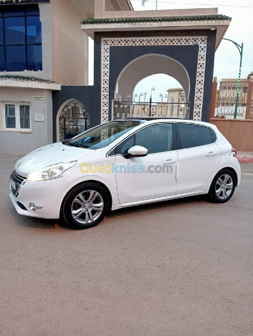 Peugeot 208 2015 Allure