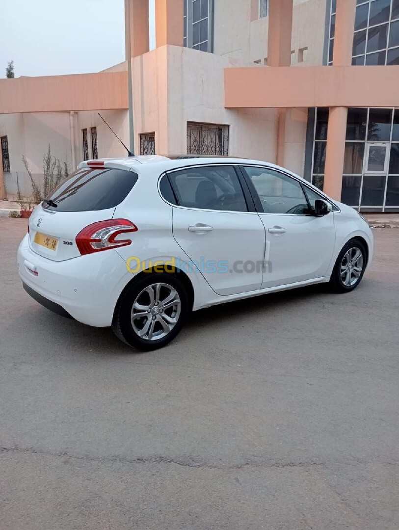 Peugeot 208 2015 Allure