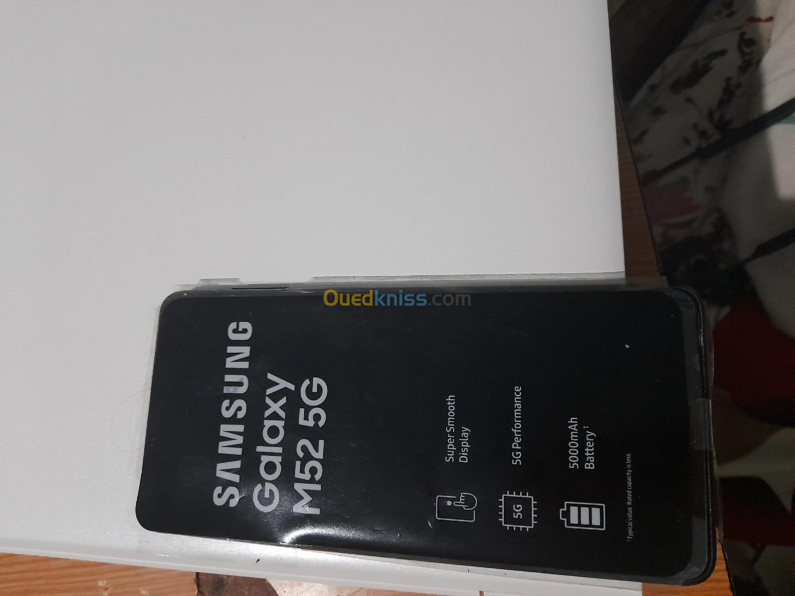 Samsung M52