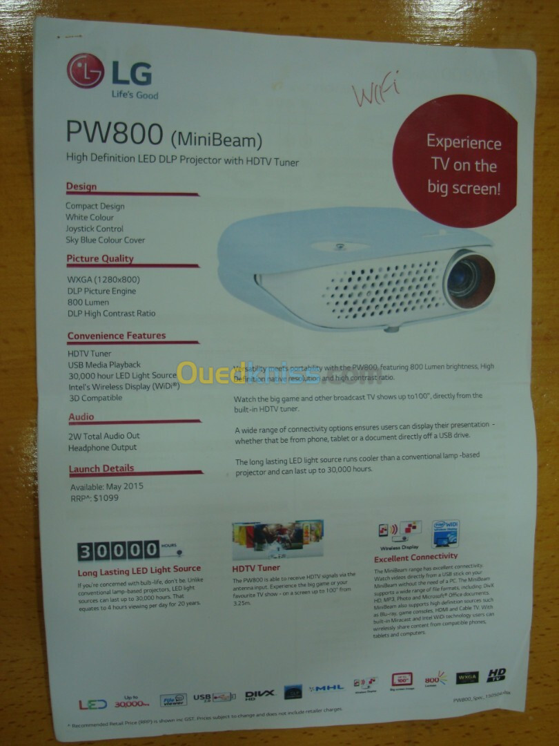 LG PW800 (MiniBeam) High Definition LED DLP Projector with HDTV Tuner