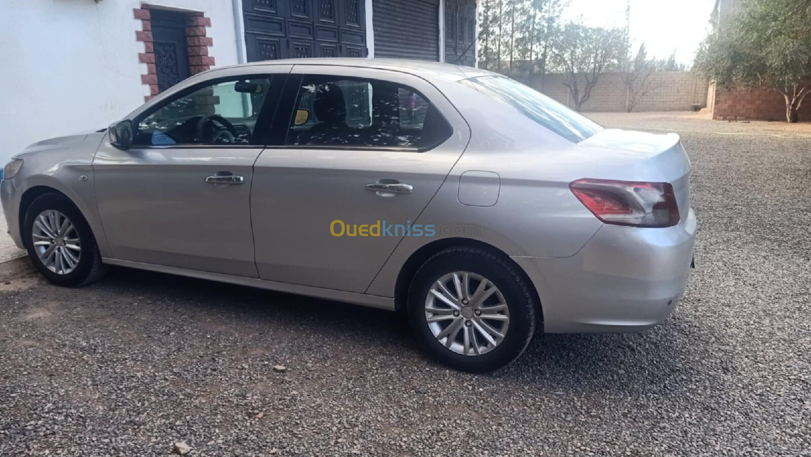 Peugeot 301 2015 Allure