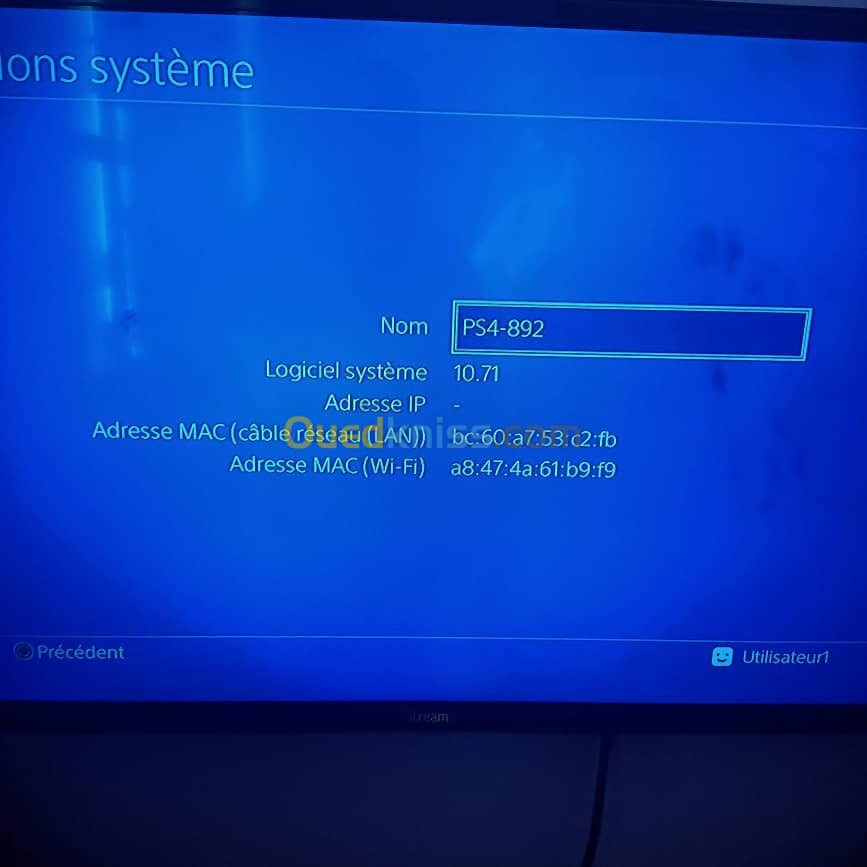 PS 4 slim très propre 