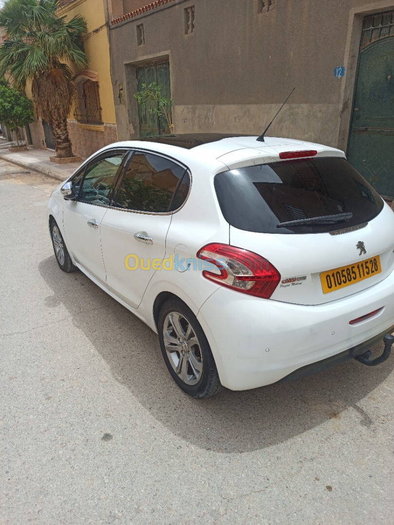 Peugeot 208 2015 Allure