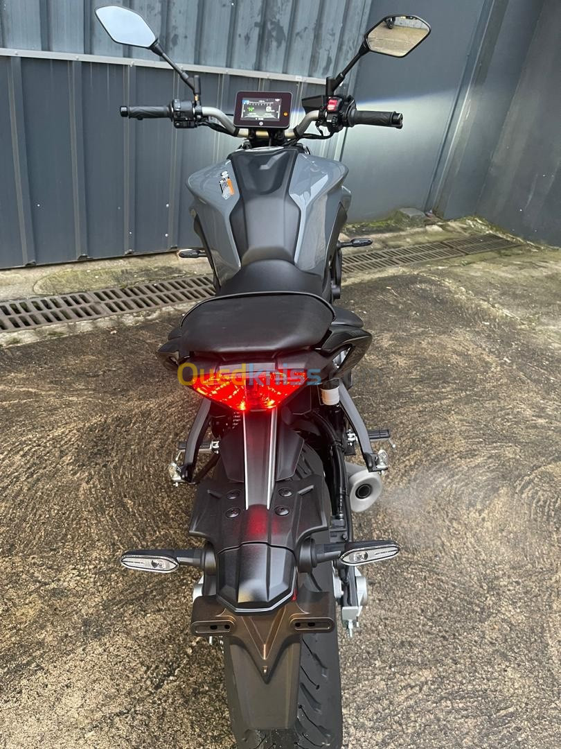 YAMAHA MT07 2024