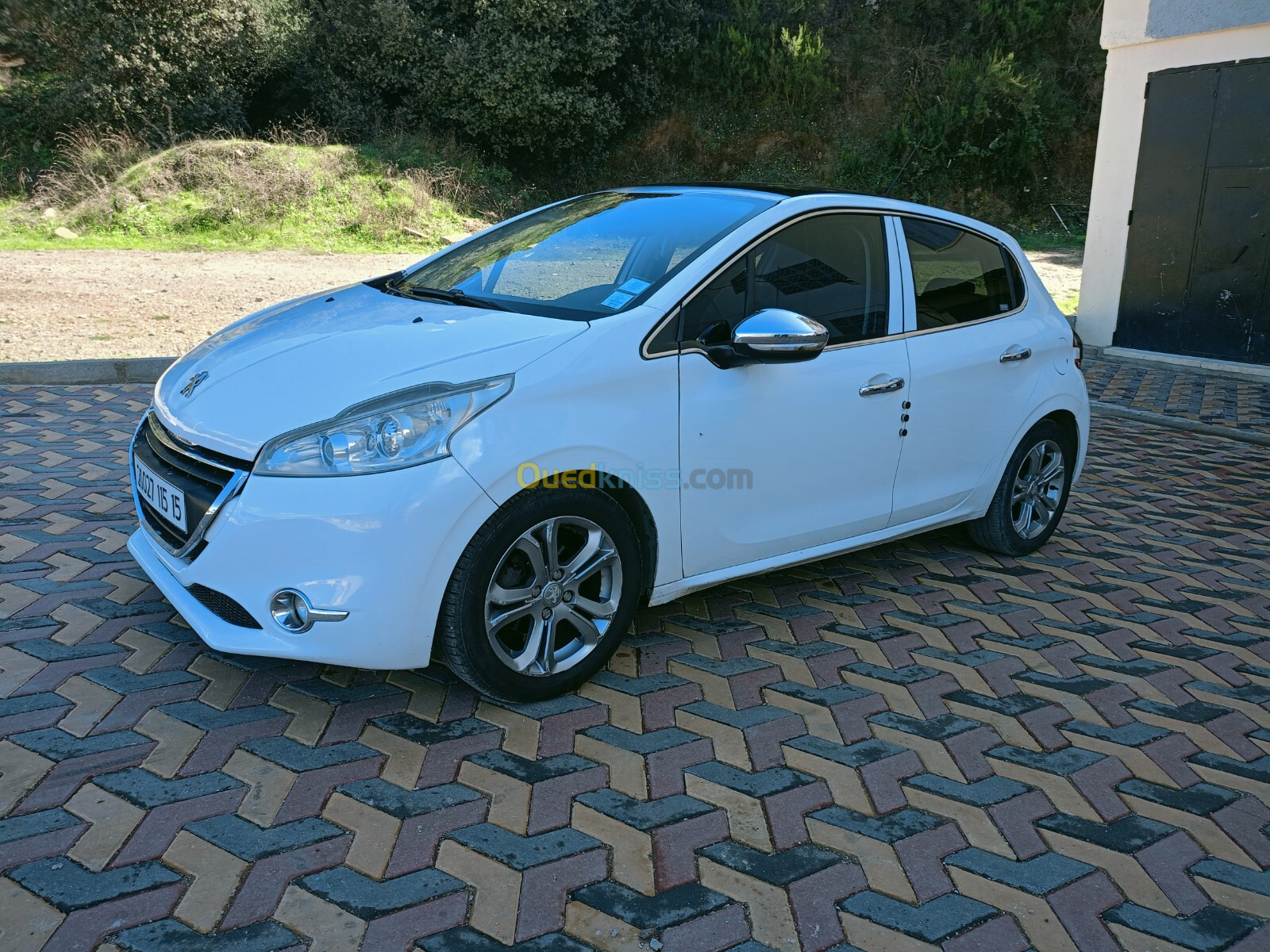 Peugeot 208 2015 Allure