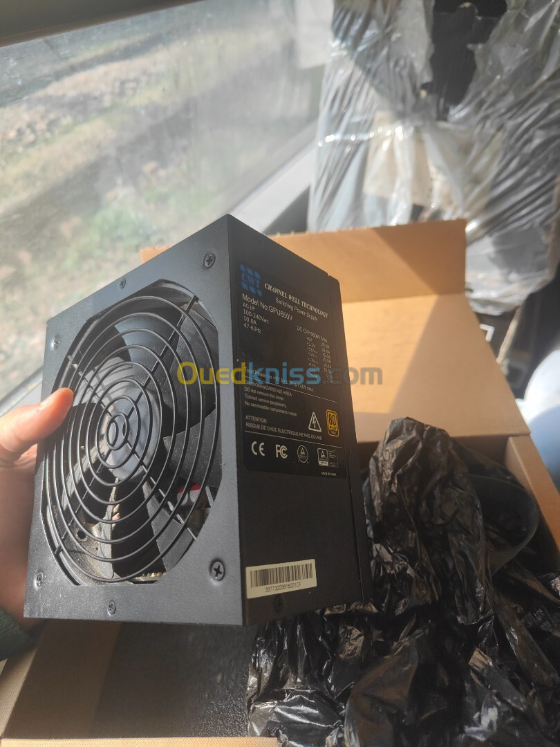 Alimentation 650 W