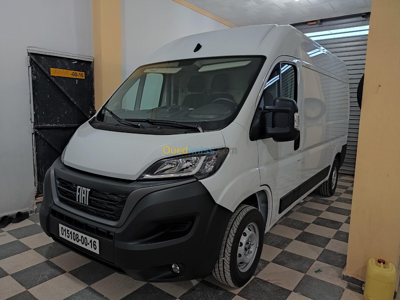 Fiat Ducato 2023 2 panneaux