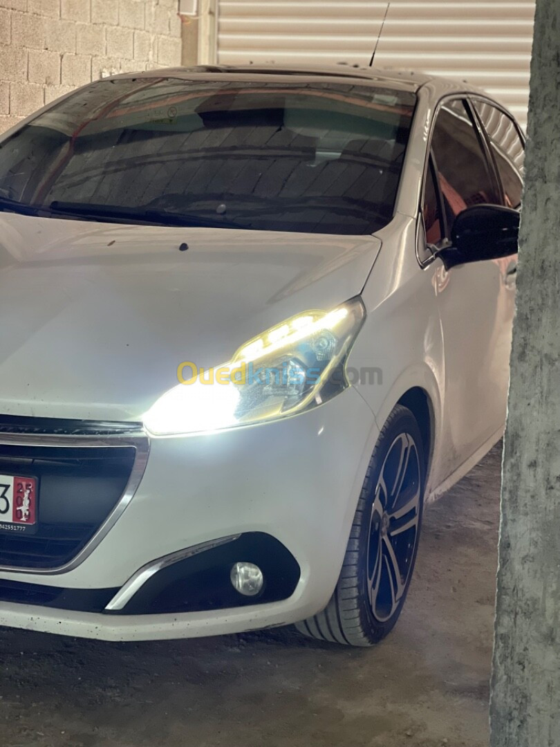 Peugeot 208 2015 Allure