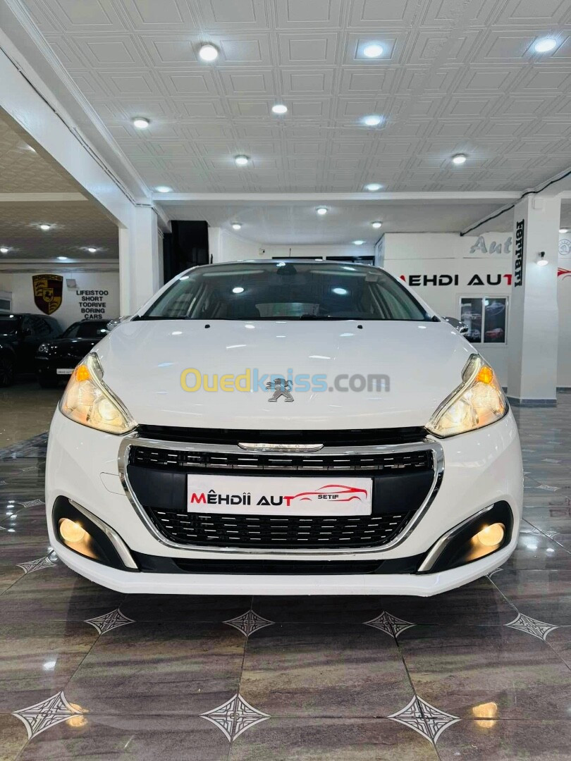 Peugeot 208 2018 Allure