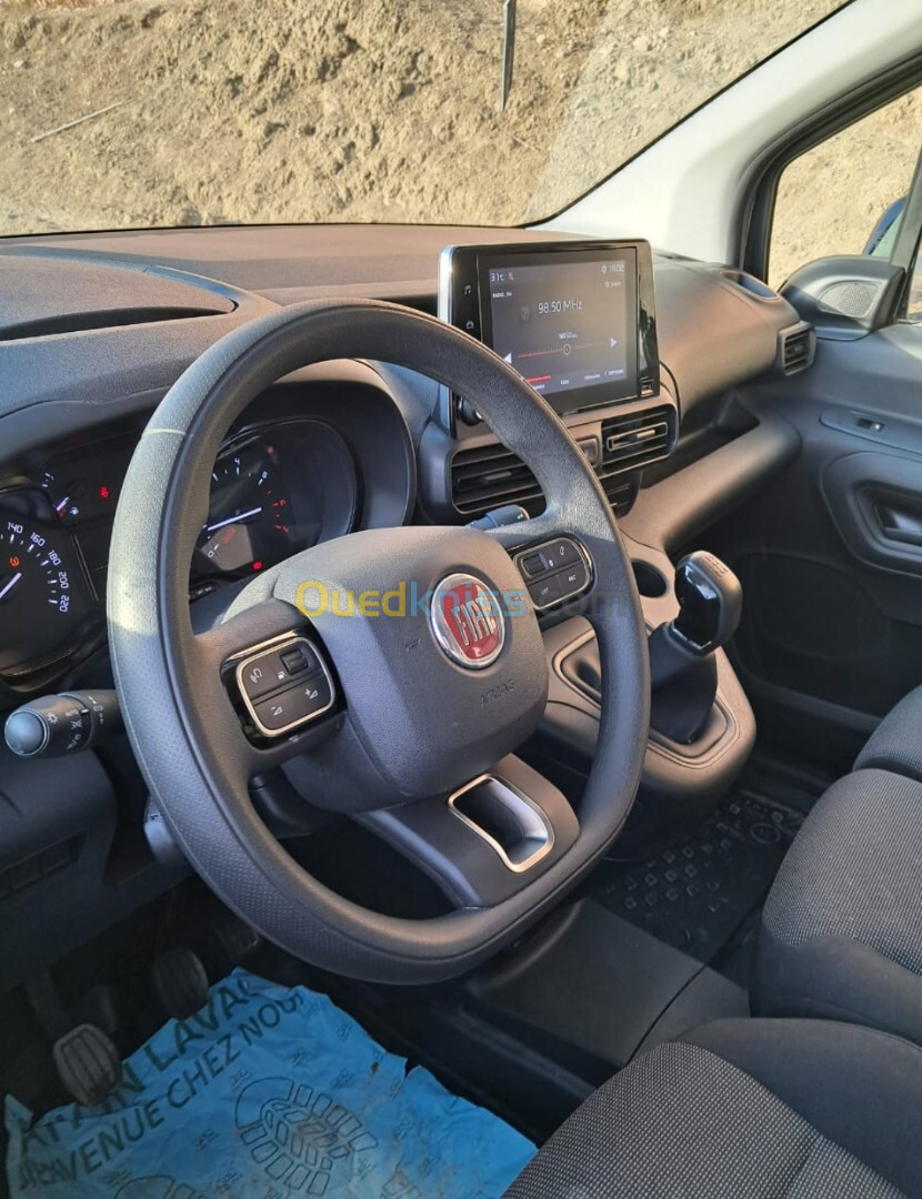 Fiat Doblo 2023 Italie