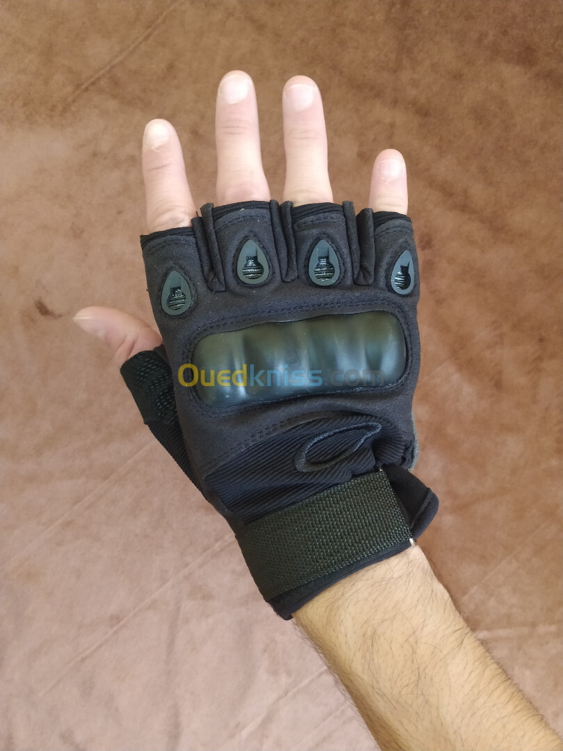 Les gants قفازات رياضية