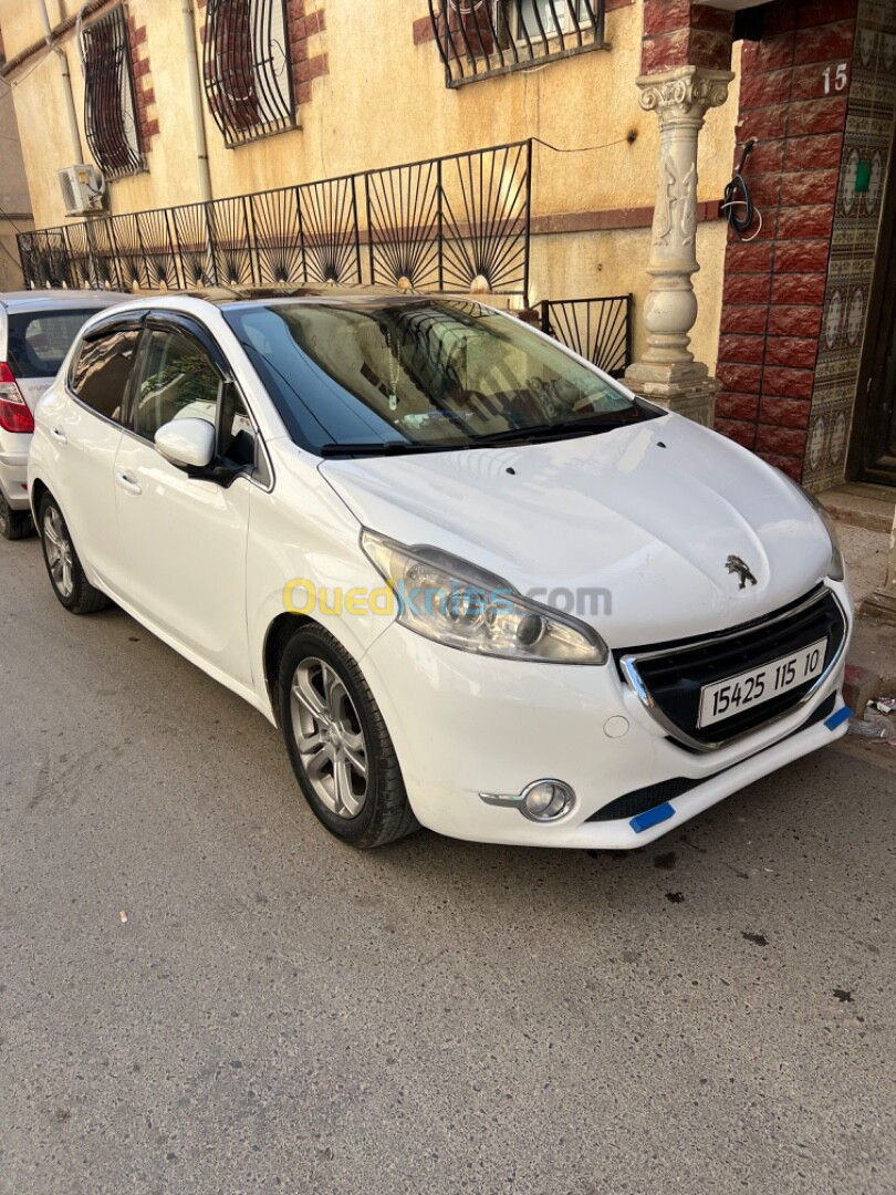 Peugeot 208 2015 Allure