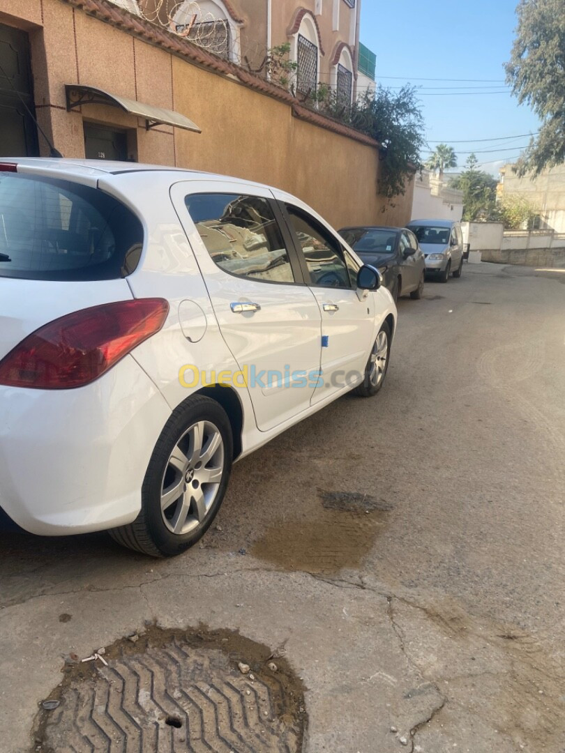 Peugeot 308 2011 Aluur