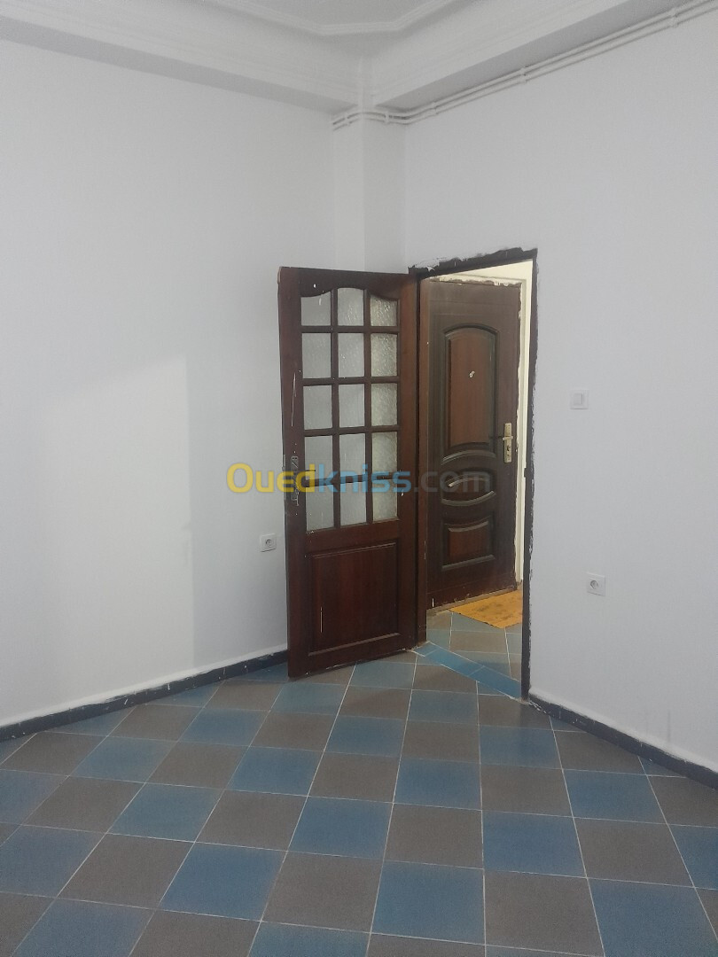 Location Appartement F1 Alger Ain naadja