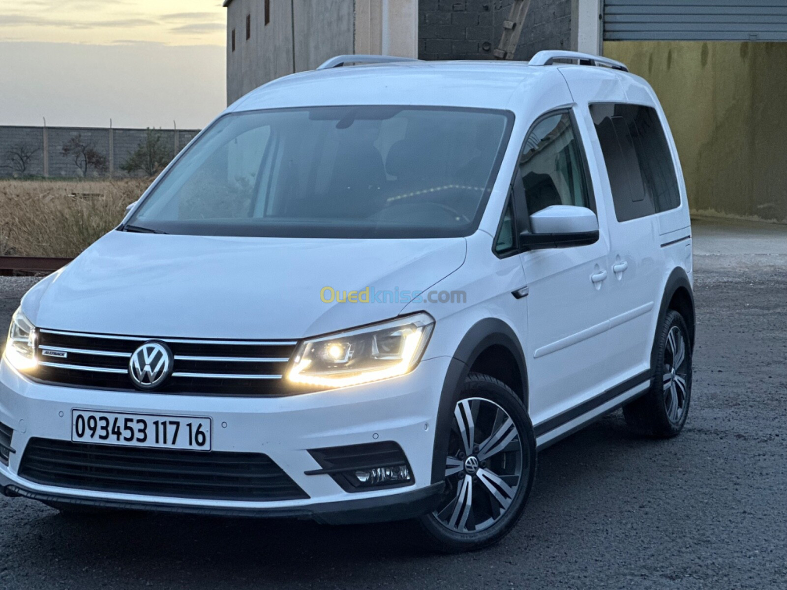 Volkswagen Caddy 2017 Alltrack