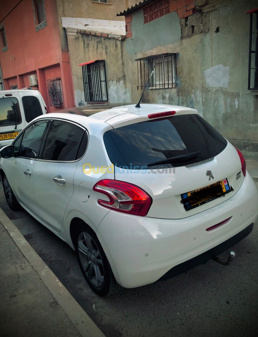 Peugeot 208 2014 Allure