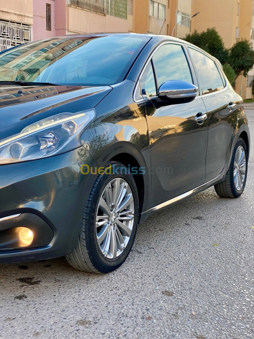 Peugeot 208 2015 Allure Facelift