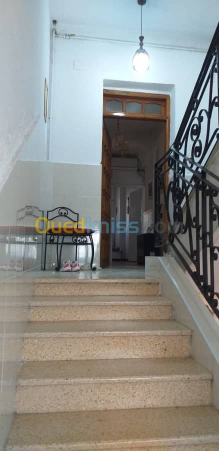 Location Niveau De Villa F4 Alger Ain naadja