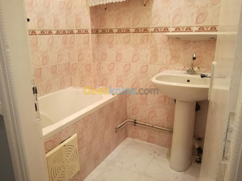 Location Niveau De Villa F3 Alger Ain naadja