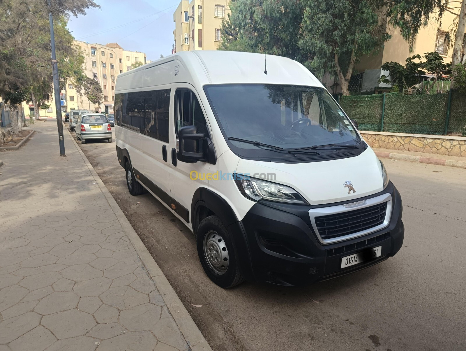 Peugeot Boxer minibus 2021