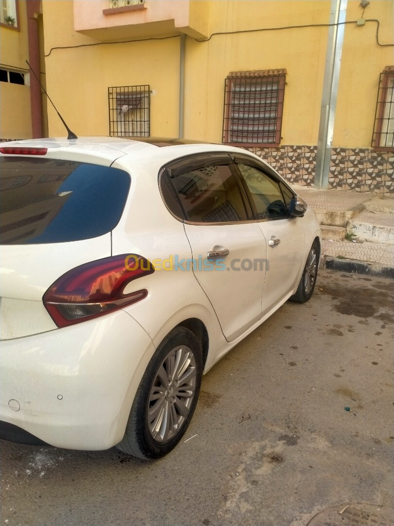 Peugeot 208 2016 Allure