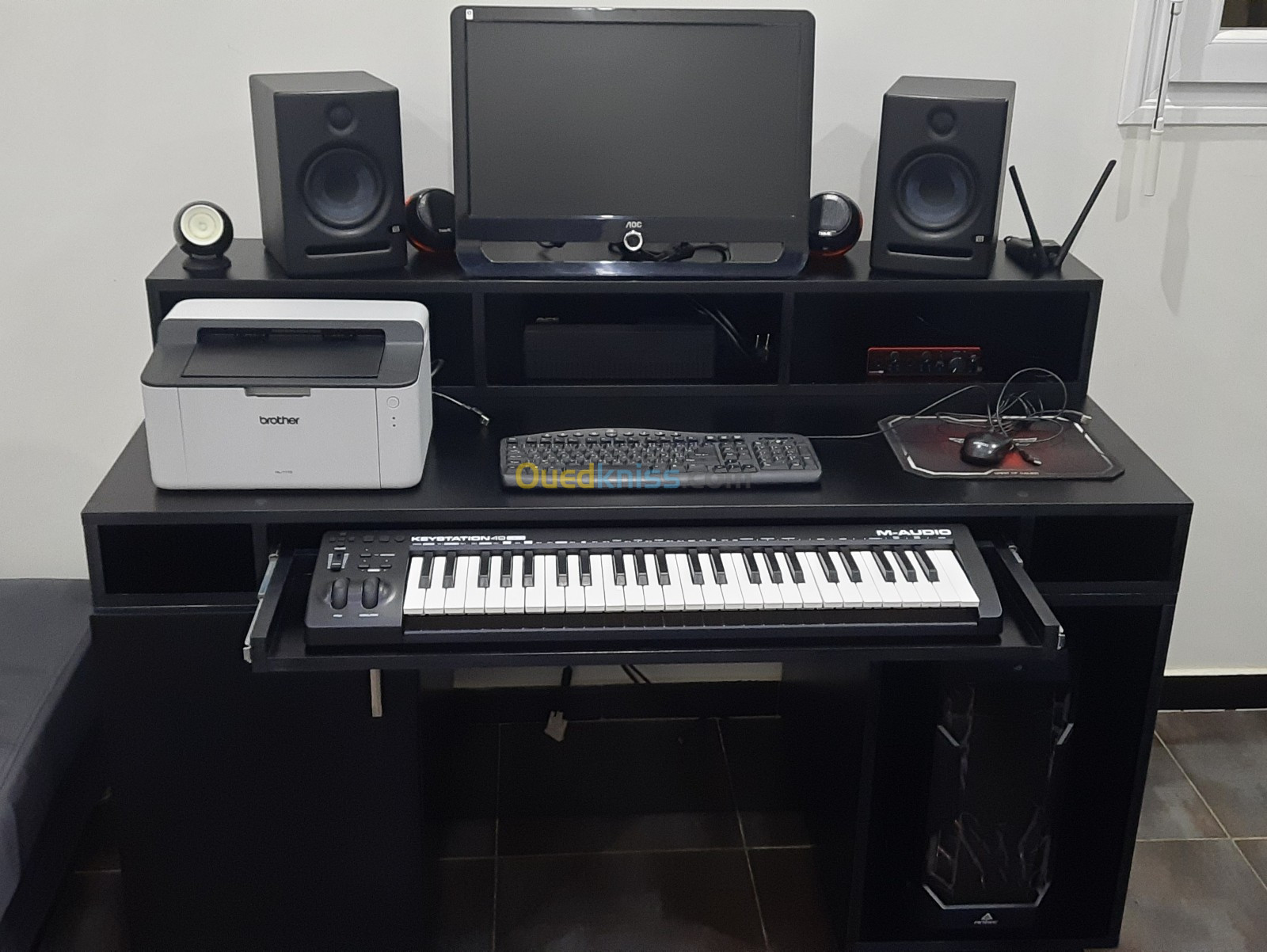  Bureau Home Studio