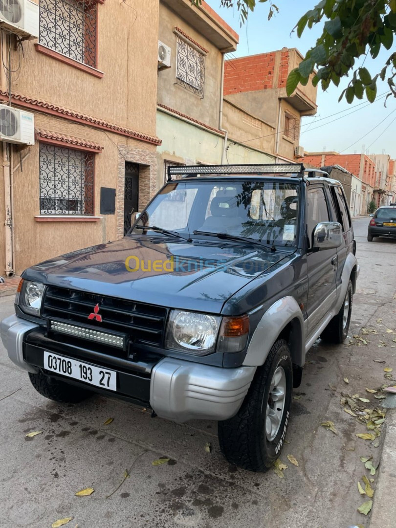 Mitsubishi Pajero Court 1993 