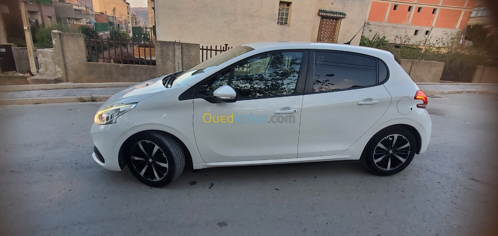 Peugeot 208 2019 Active Facelift