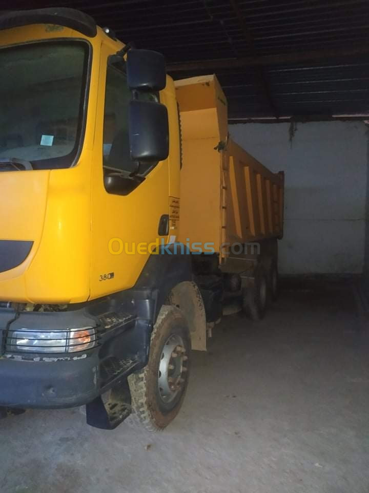 Transport matériaux de construction - camion benne 30t (location)